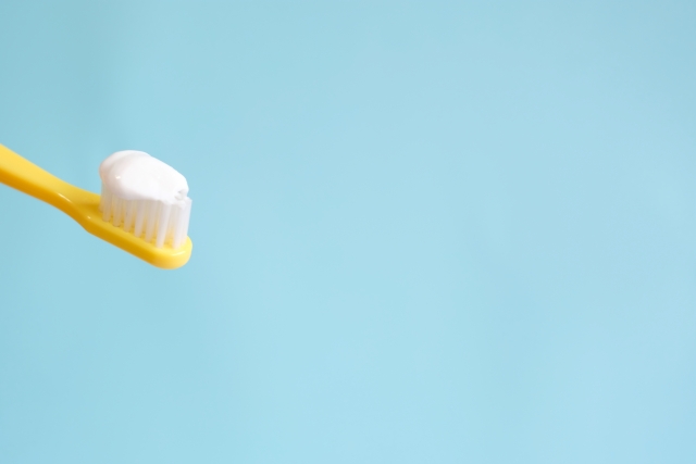 【学会推奨】歯磨き粉を使った後のうがいは最小限で！正しい歯磨き粉の使い方